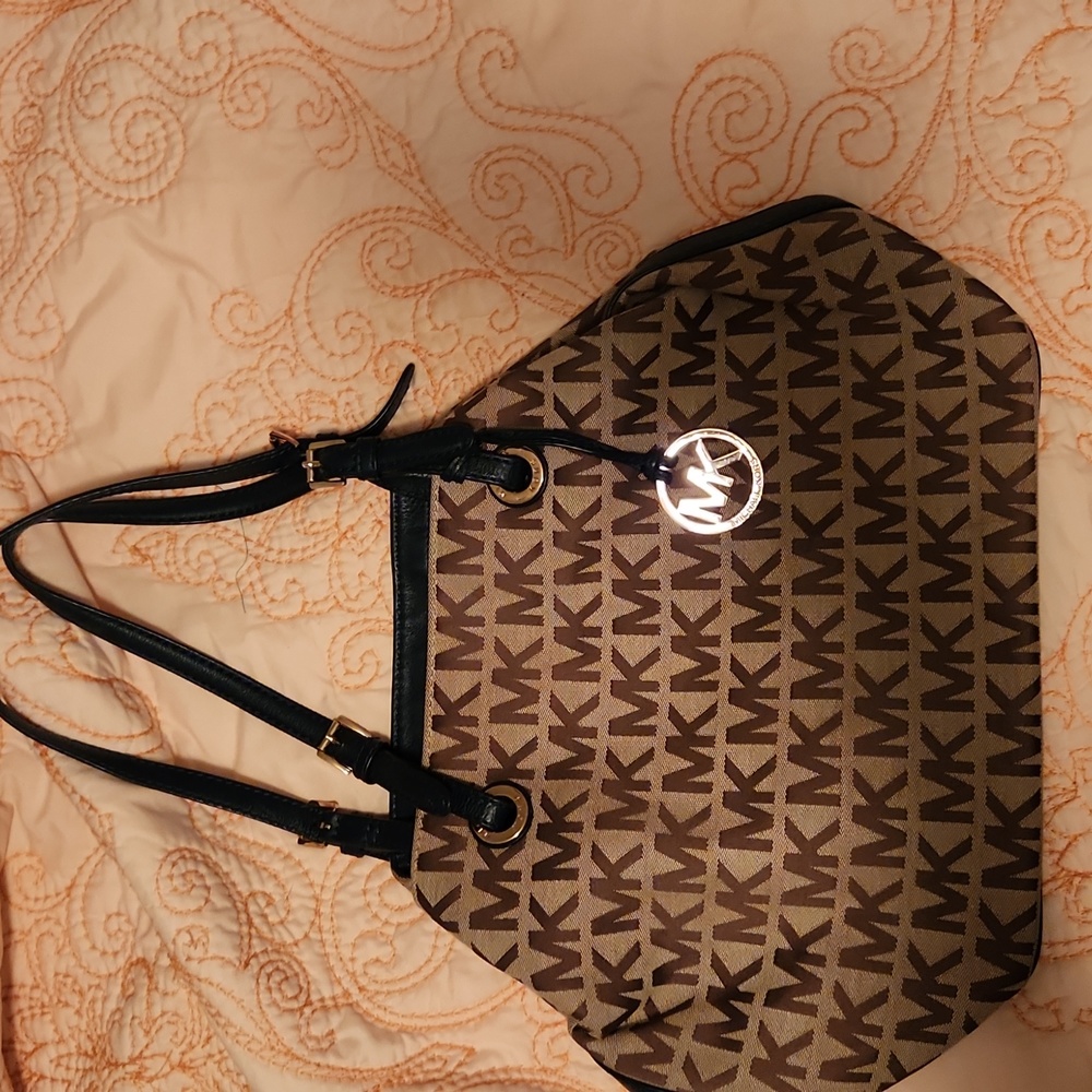EUC Michael Kors Convertible Tote/Bag